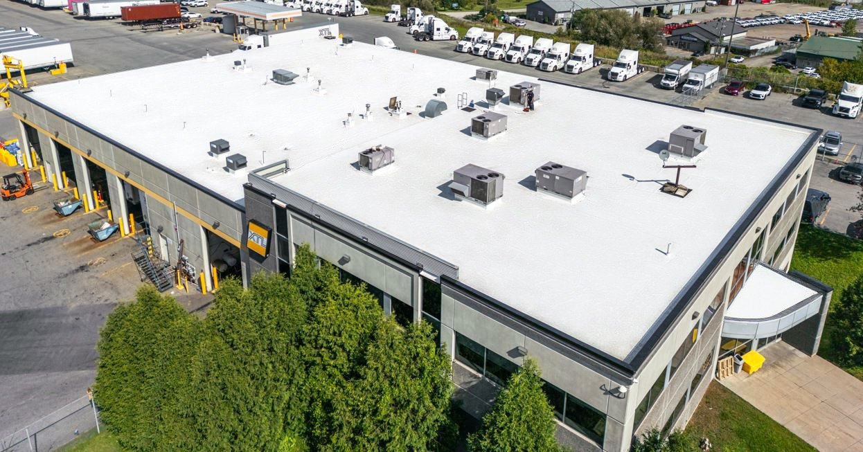 Toiture commerciale rénovée par AL Pro Solutions à Montréal